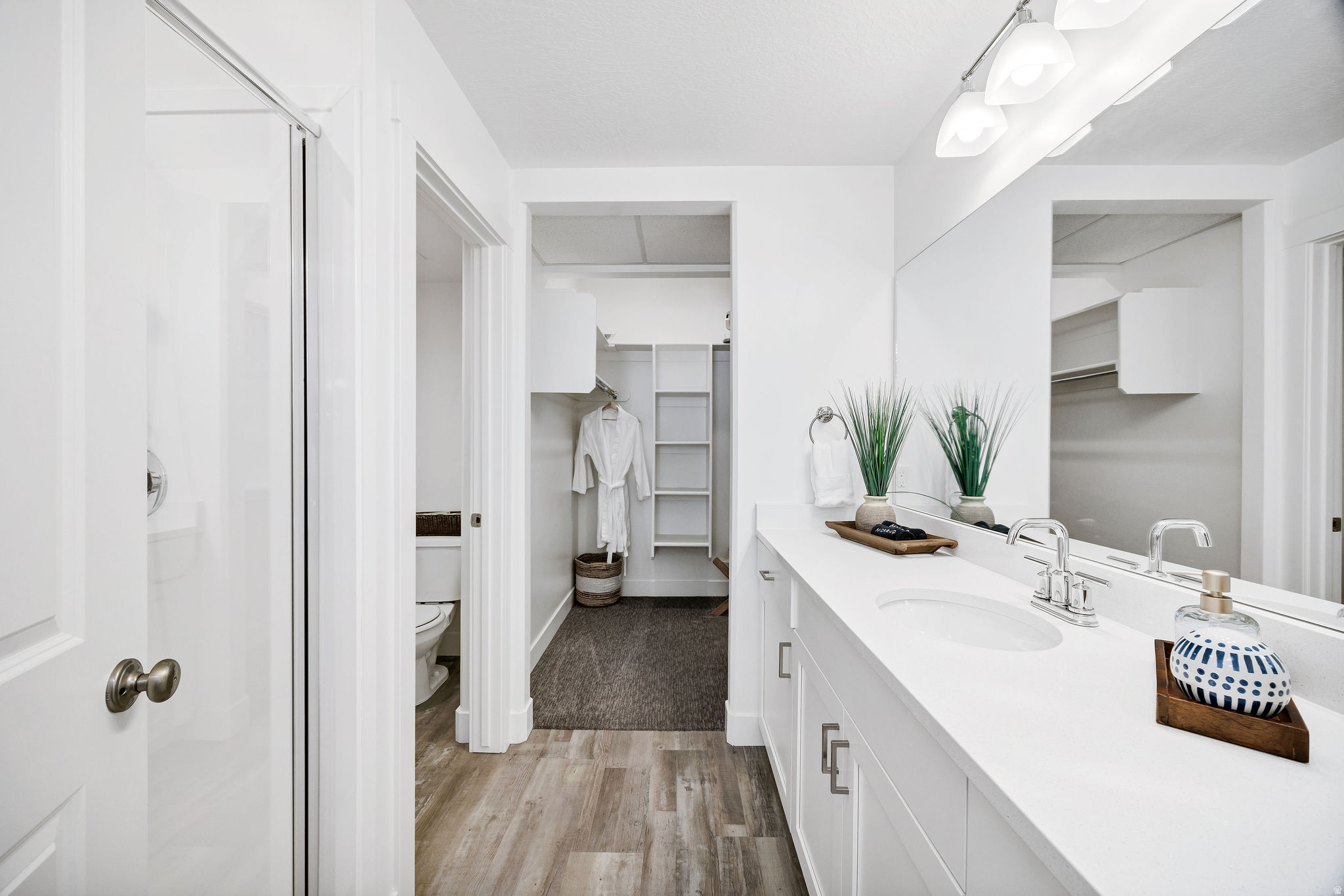 PARADISE PARKWAY - Residential