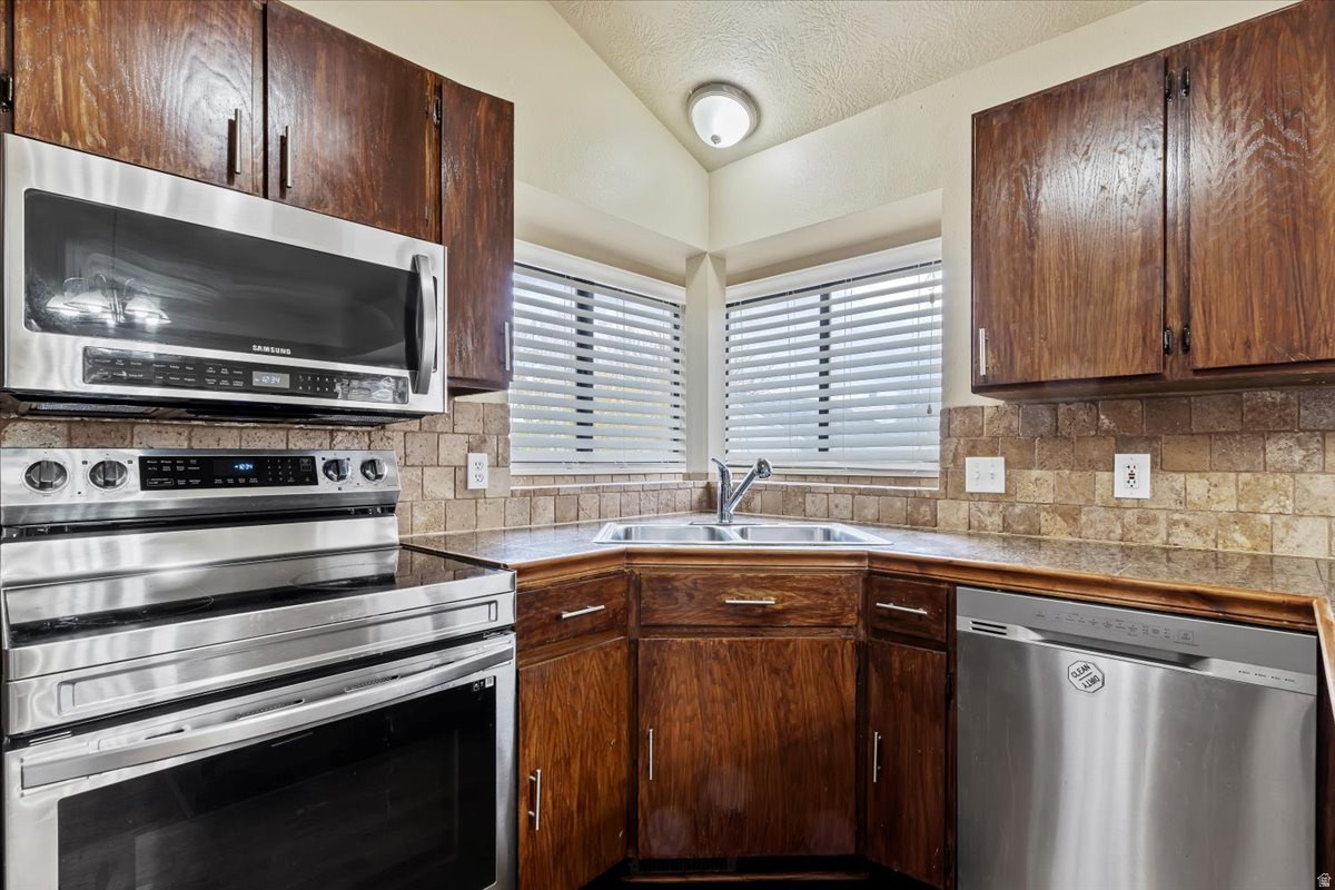 GARDEN COVE - Residential