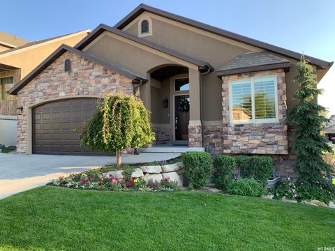 Photo of 513 W ASPEN PEAK DR S, South Jordan, UT 84095 (MLS # 2155324)