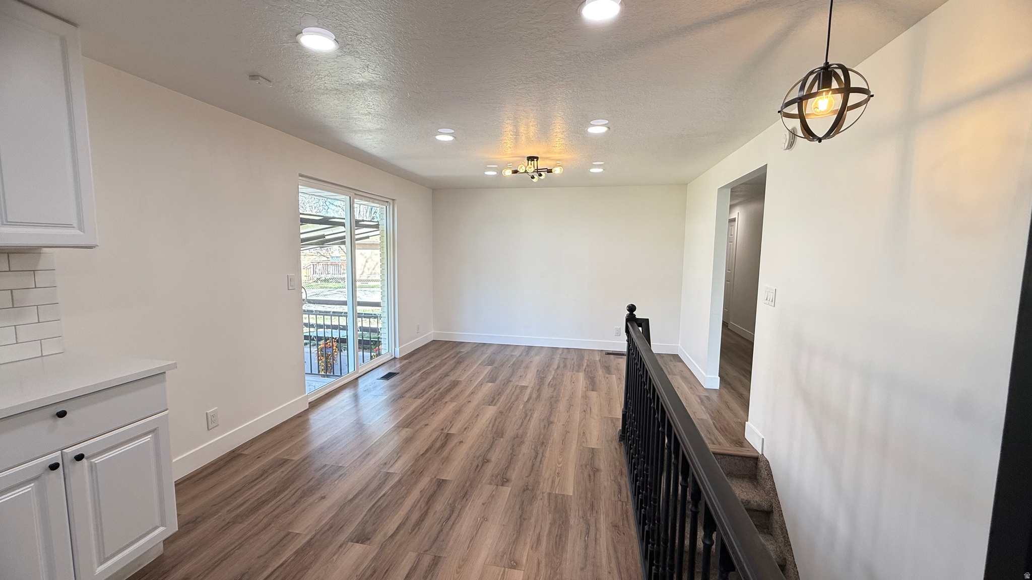 MOUNTAIN VIEW ESTATES #8 - Residential