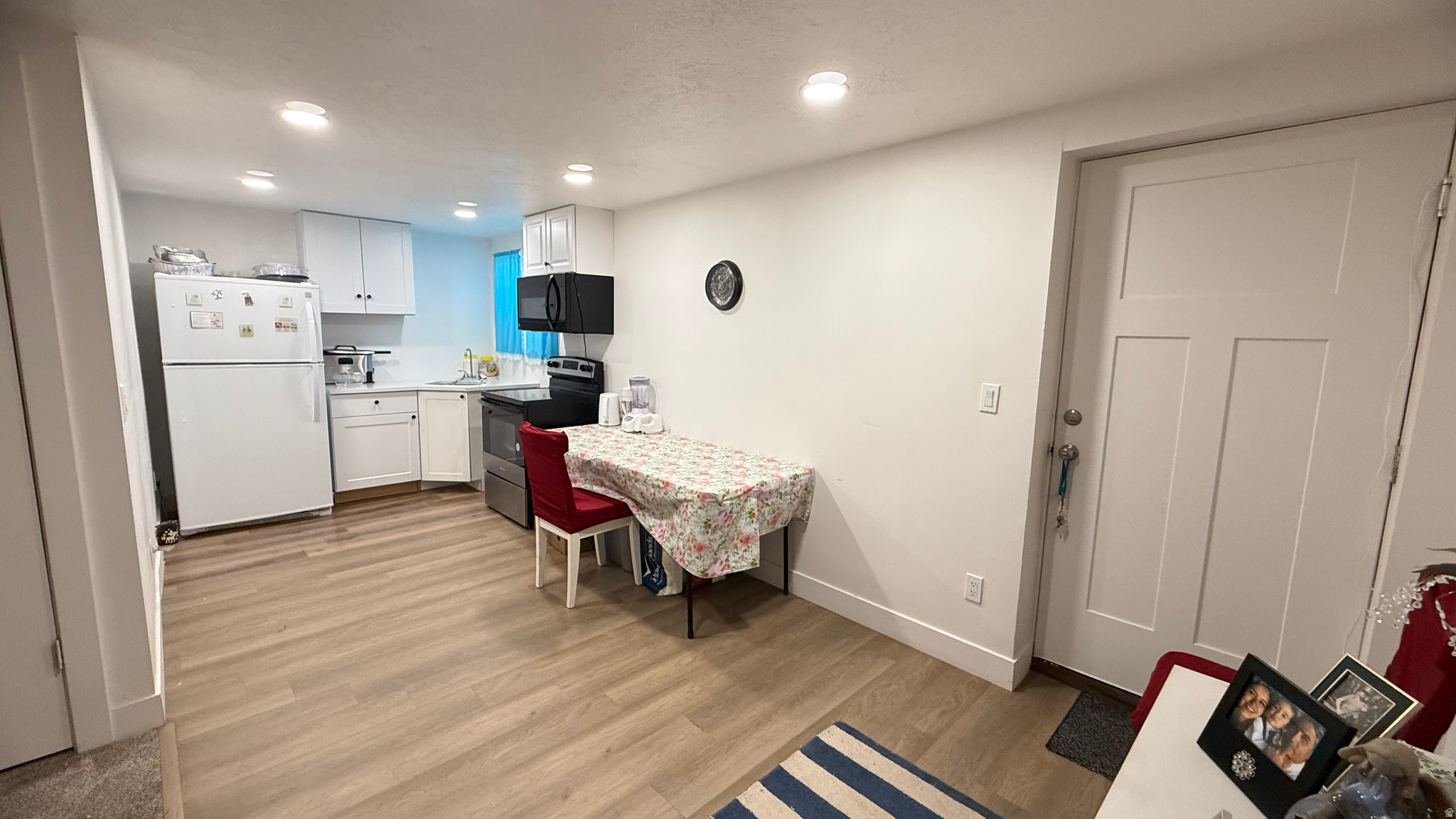 MOUNTAIN VIEW ESTATES #8 - Residential