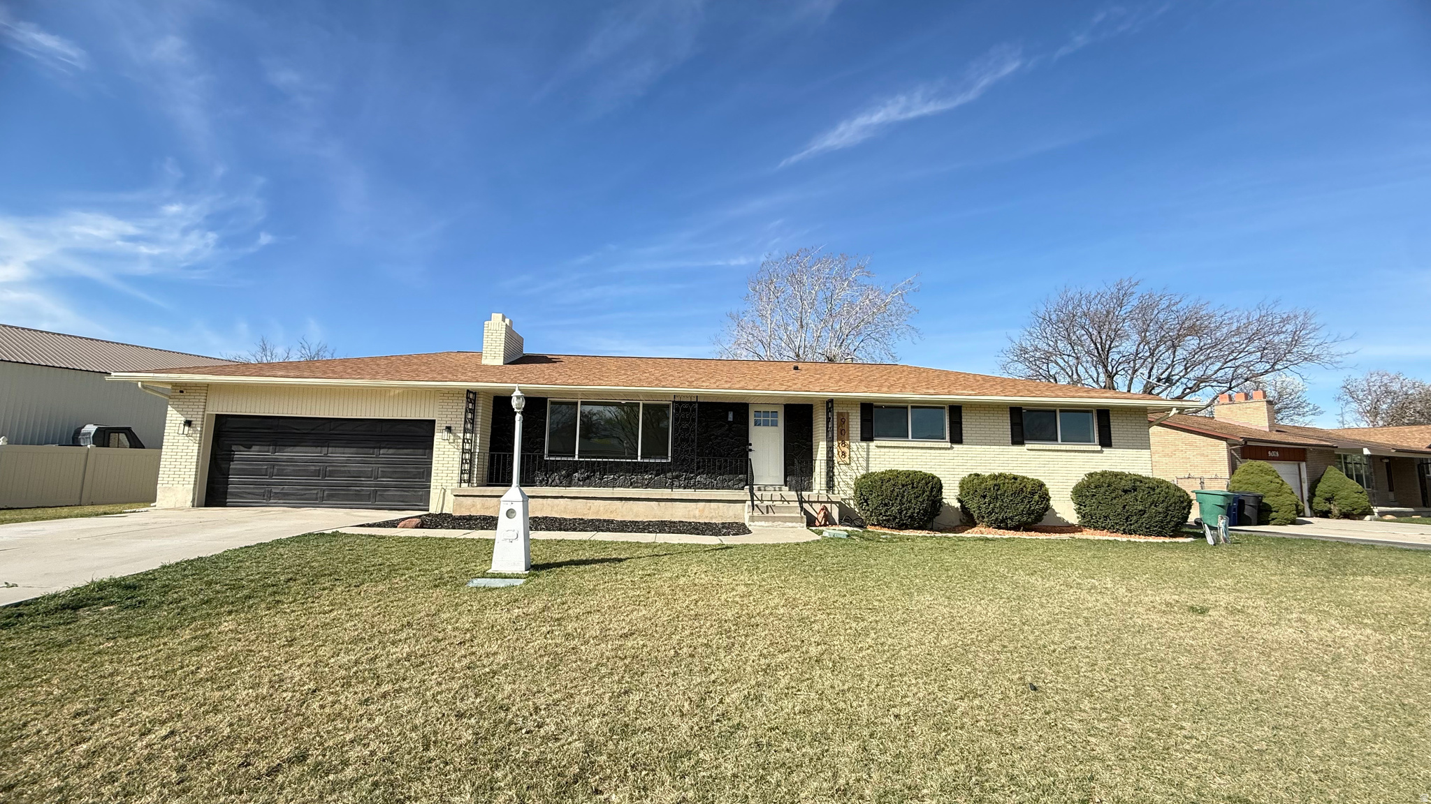 MOUNTAIN VIEW ESTATES #8 - Residential