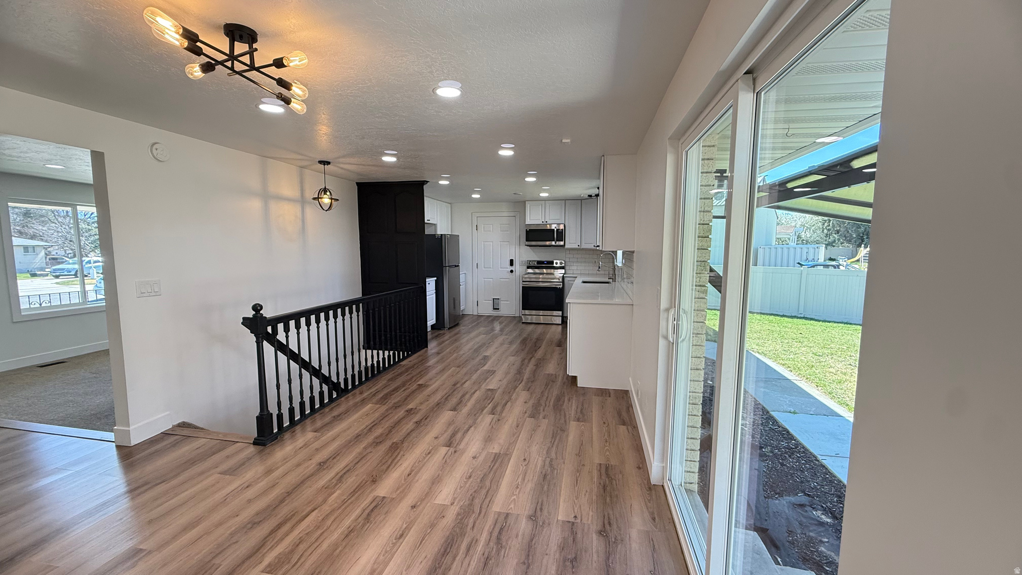 MOUNTAIN VIEW ESTATES #8 - Residential