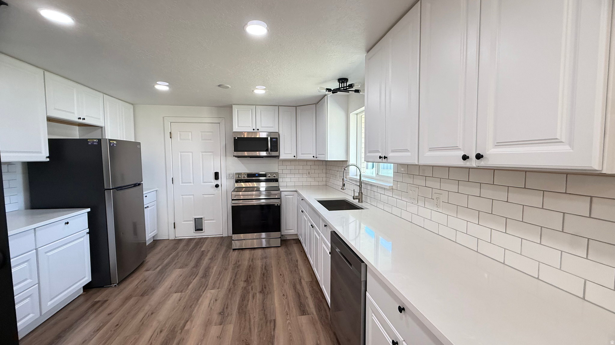 MOUNTAIN VIEW ESTATES #8 - Residential