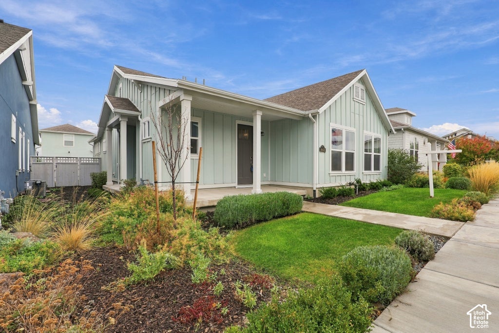 Photo of 11632 S KITTY HAWK RD W, South Jordan, UT 84009 (MLS # 2191021)
