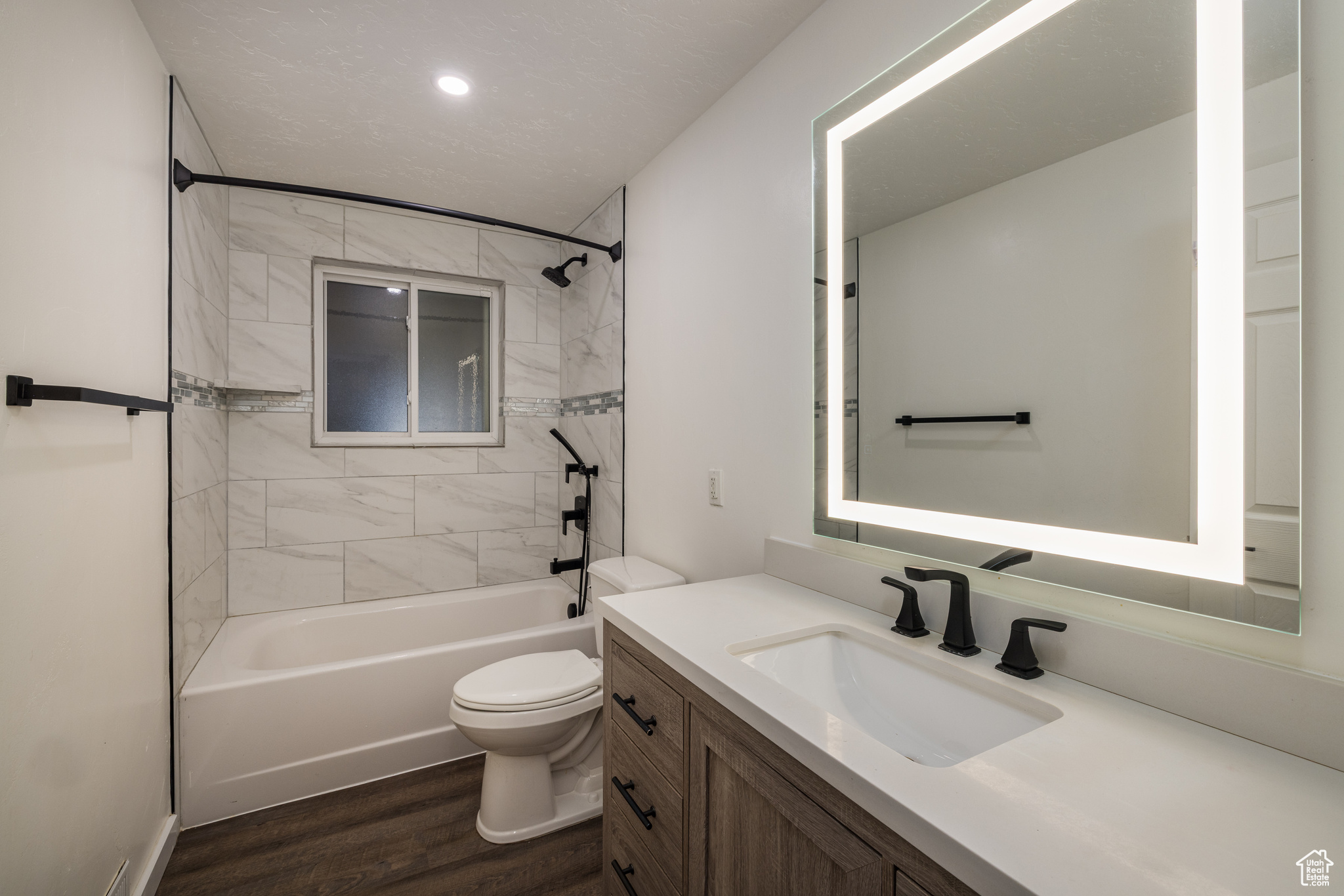 EMERALD - Residential