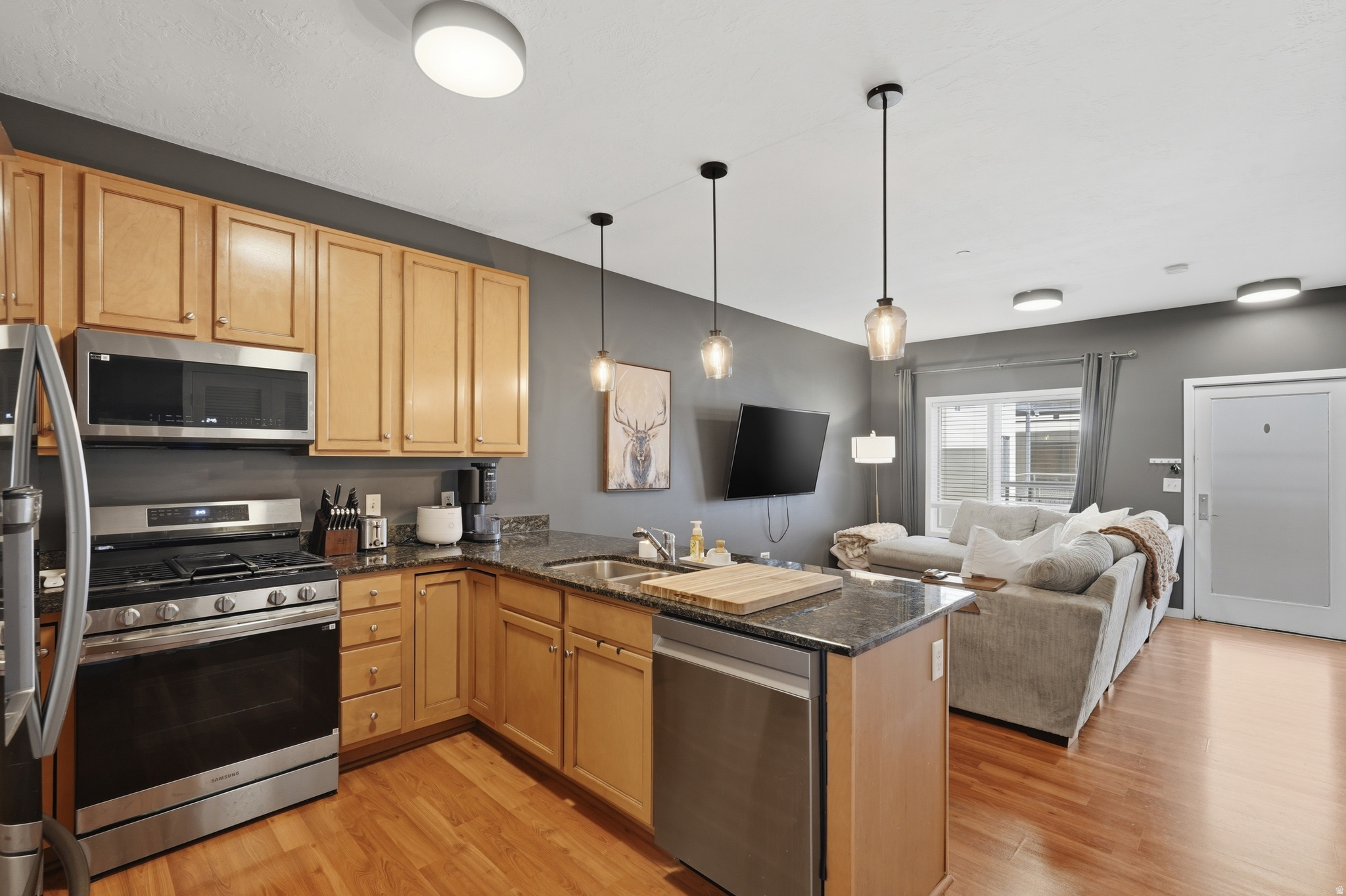 CENTRAL POINTE - Residential