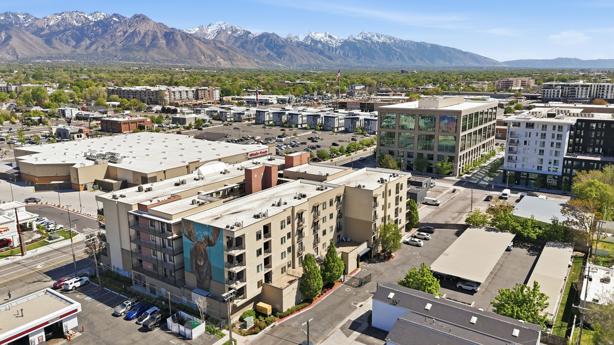 CENTRAL POINTE - Residential