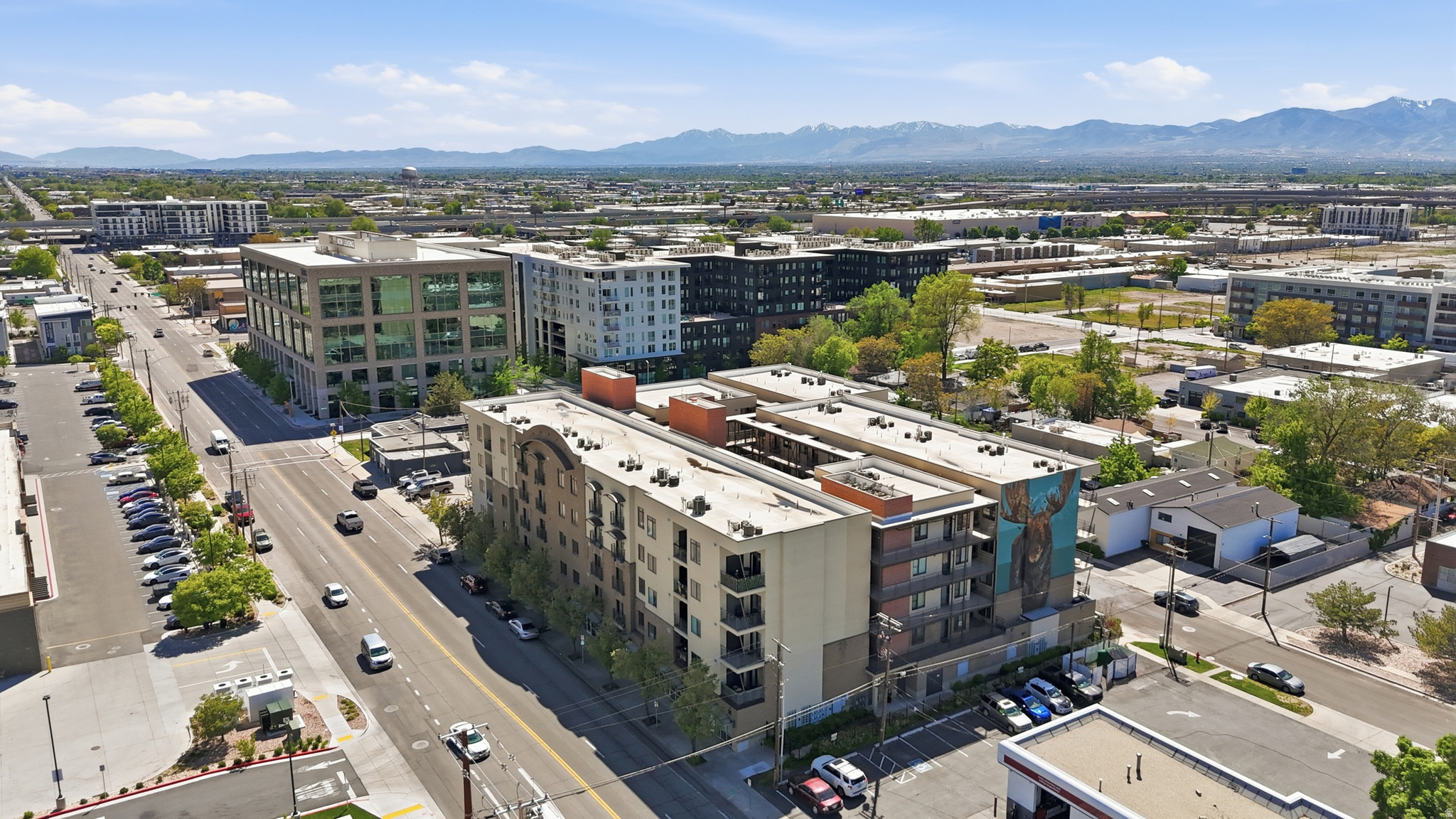 CENTRAL POINTE - Residential