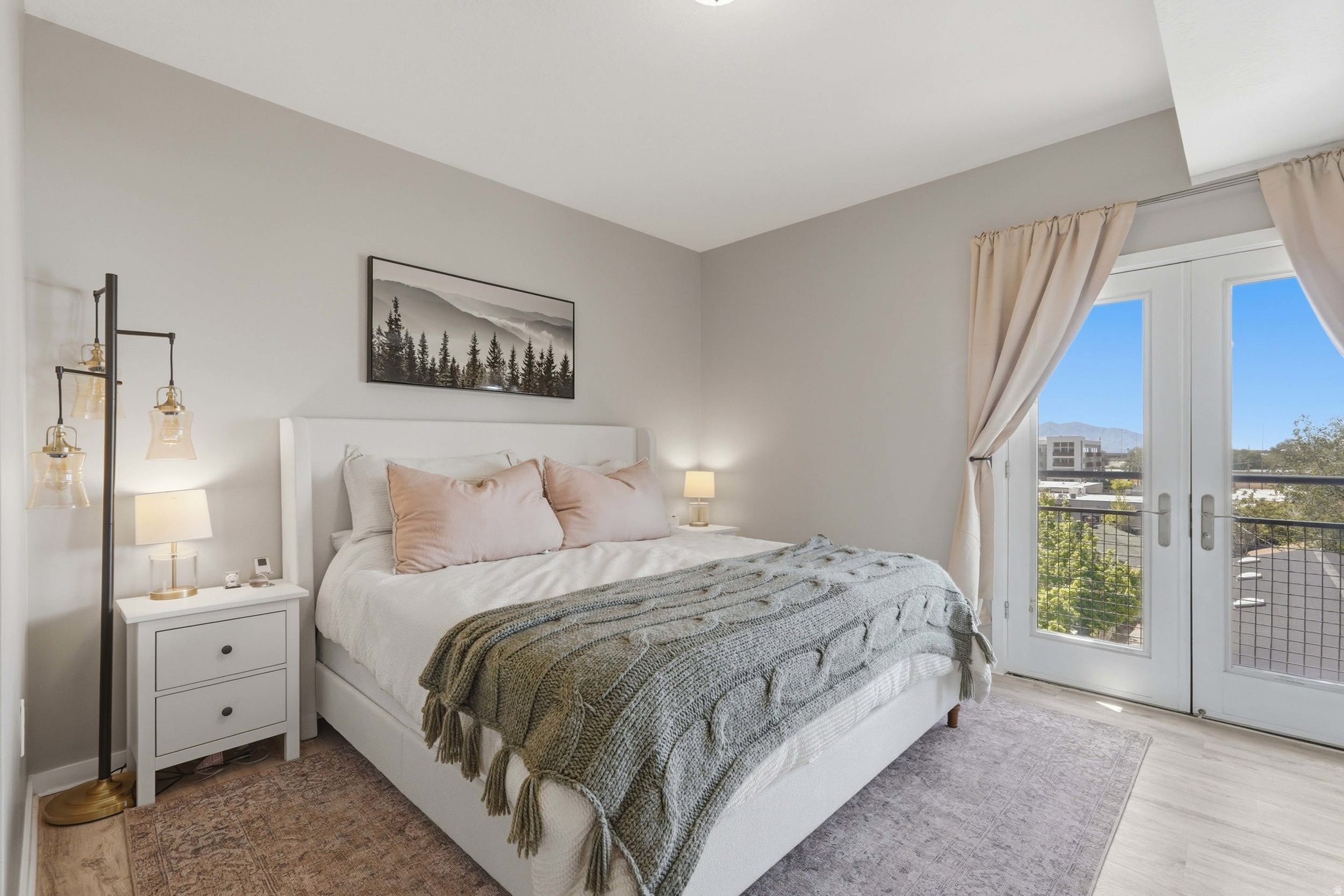 CENTRAL POINTE - Residential