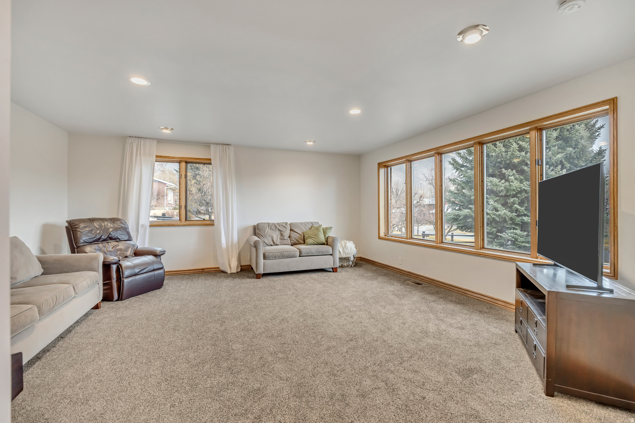 ALPINE VILLAGE - Residential