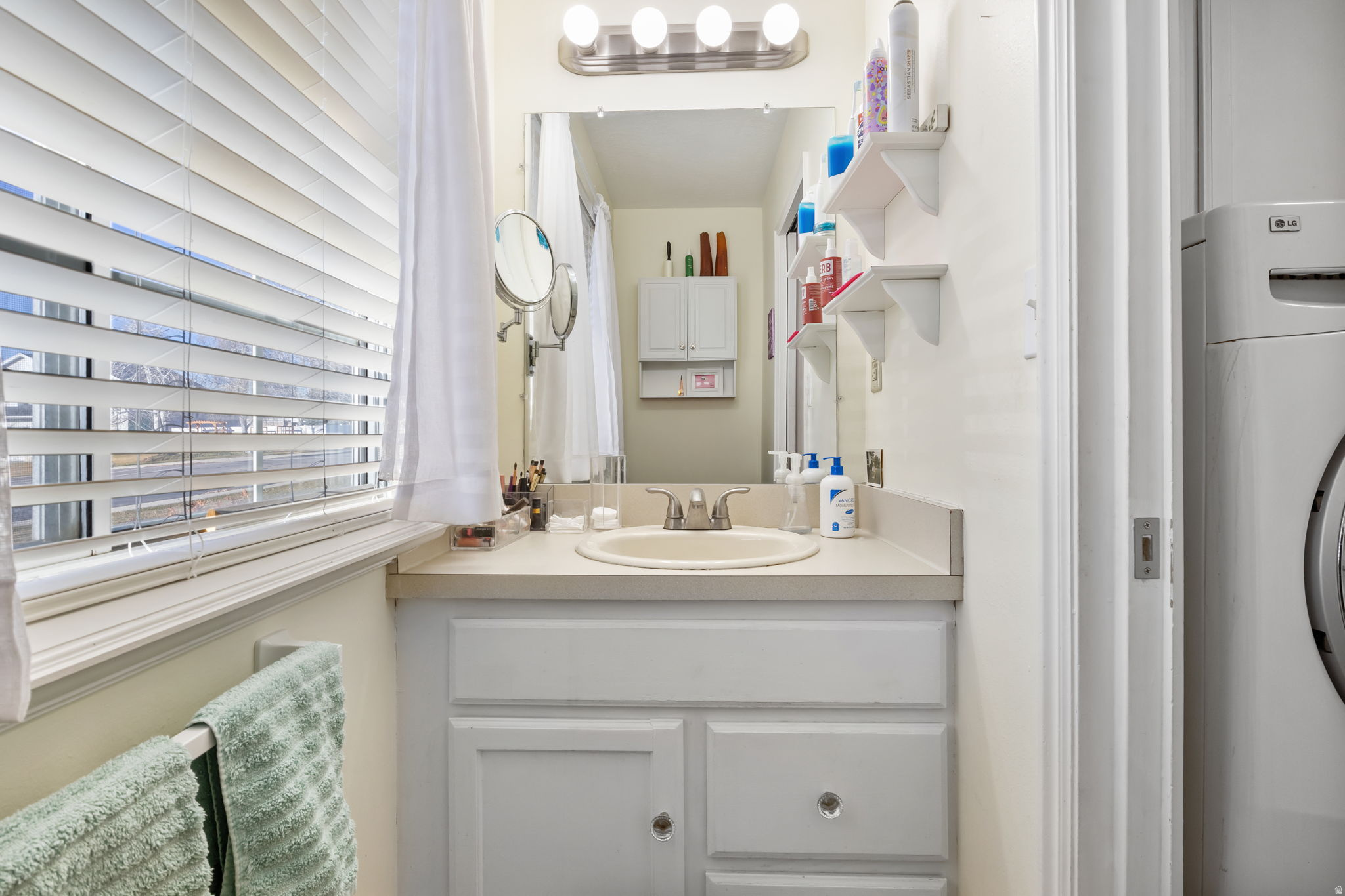 HIGH MEADOWS - Residential