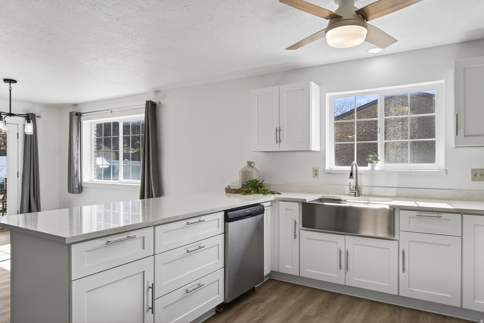 SUMSION VALLEY-VIEW - Residential