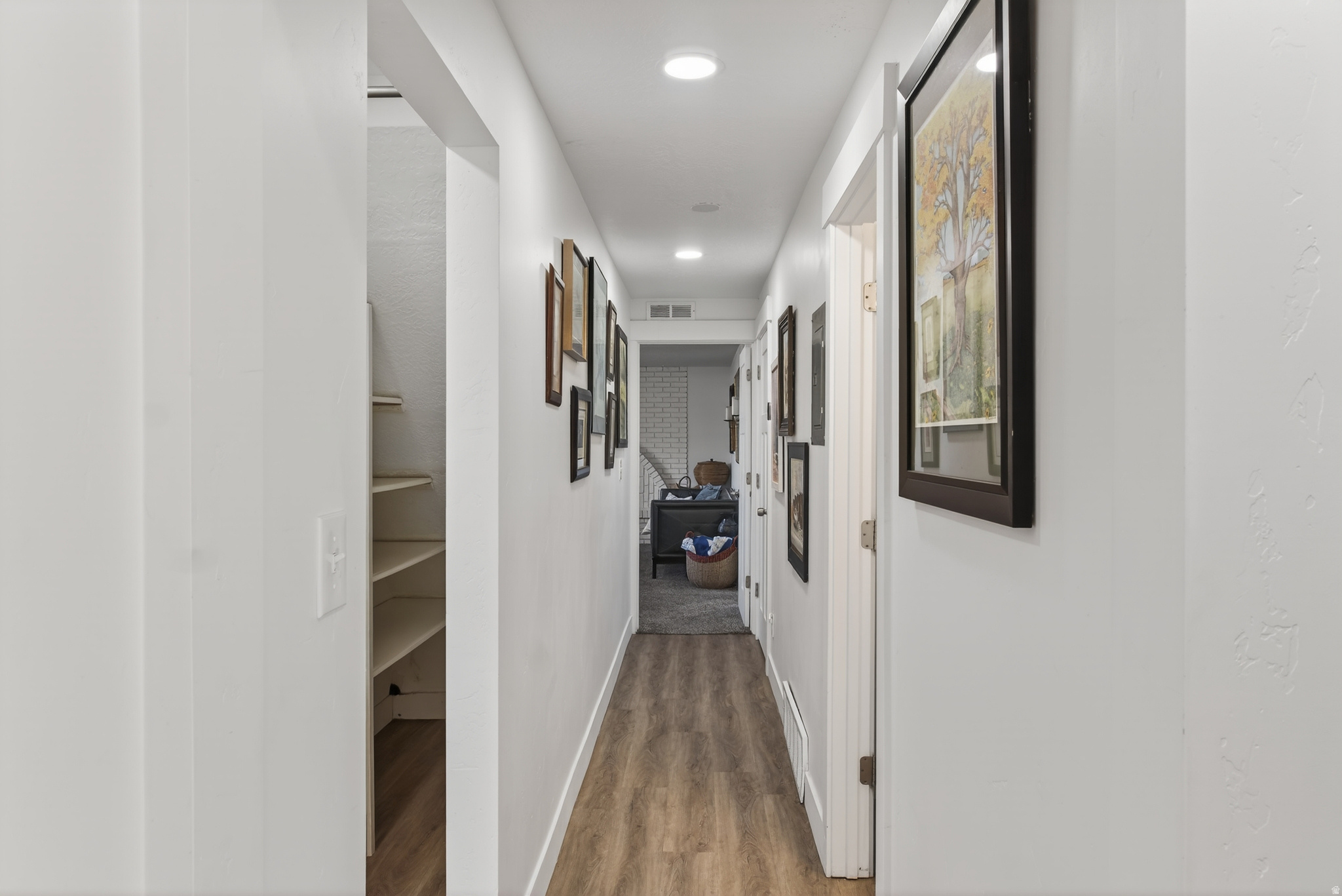 SUMSION VALLEY-VIEW - Residential