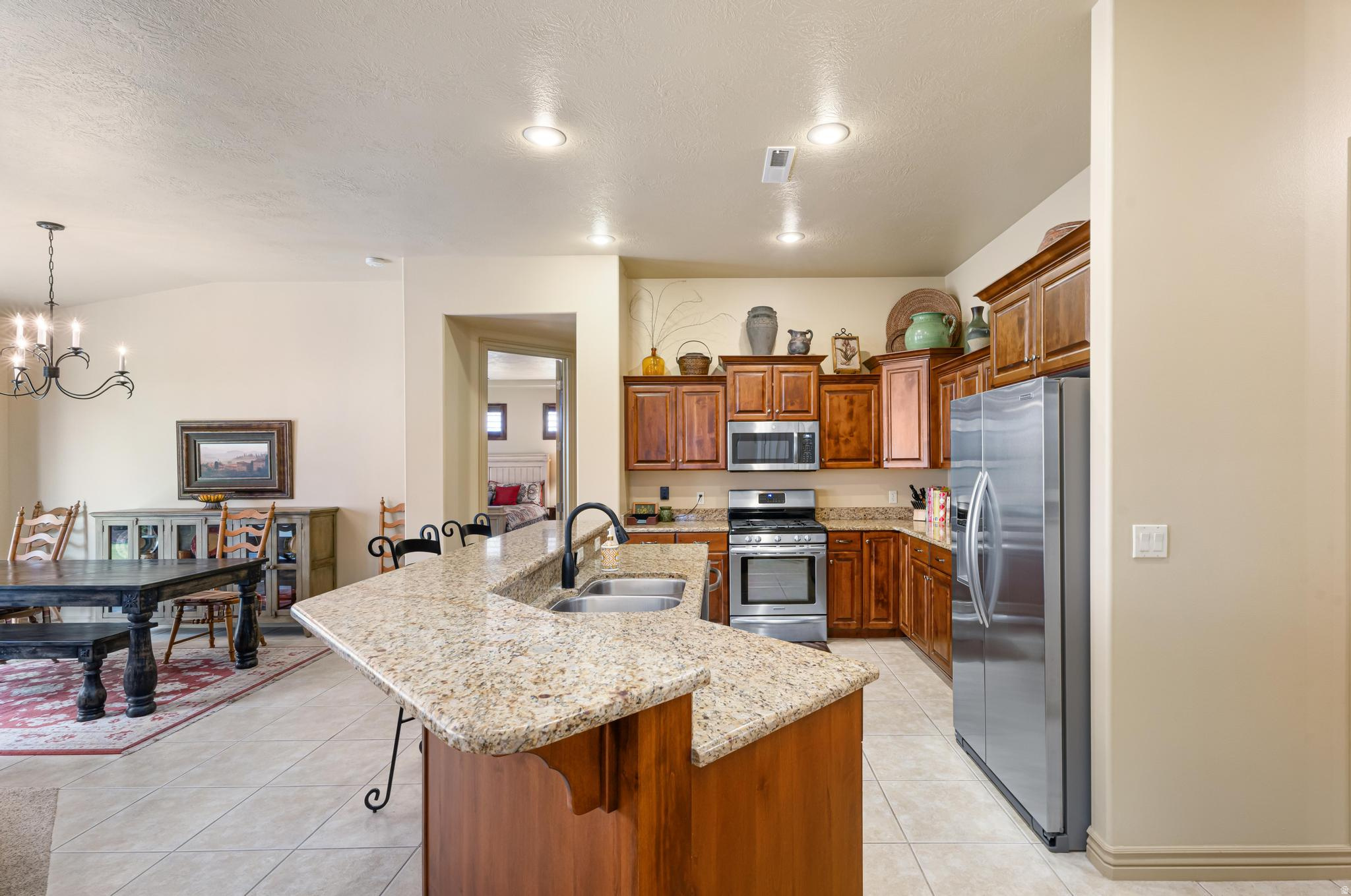 PRIMROSE POINTE 1 - Residential