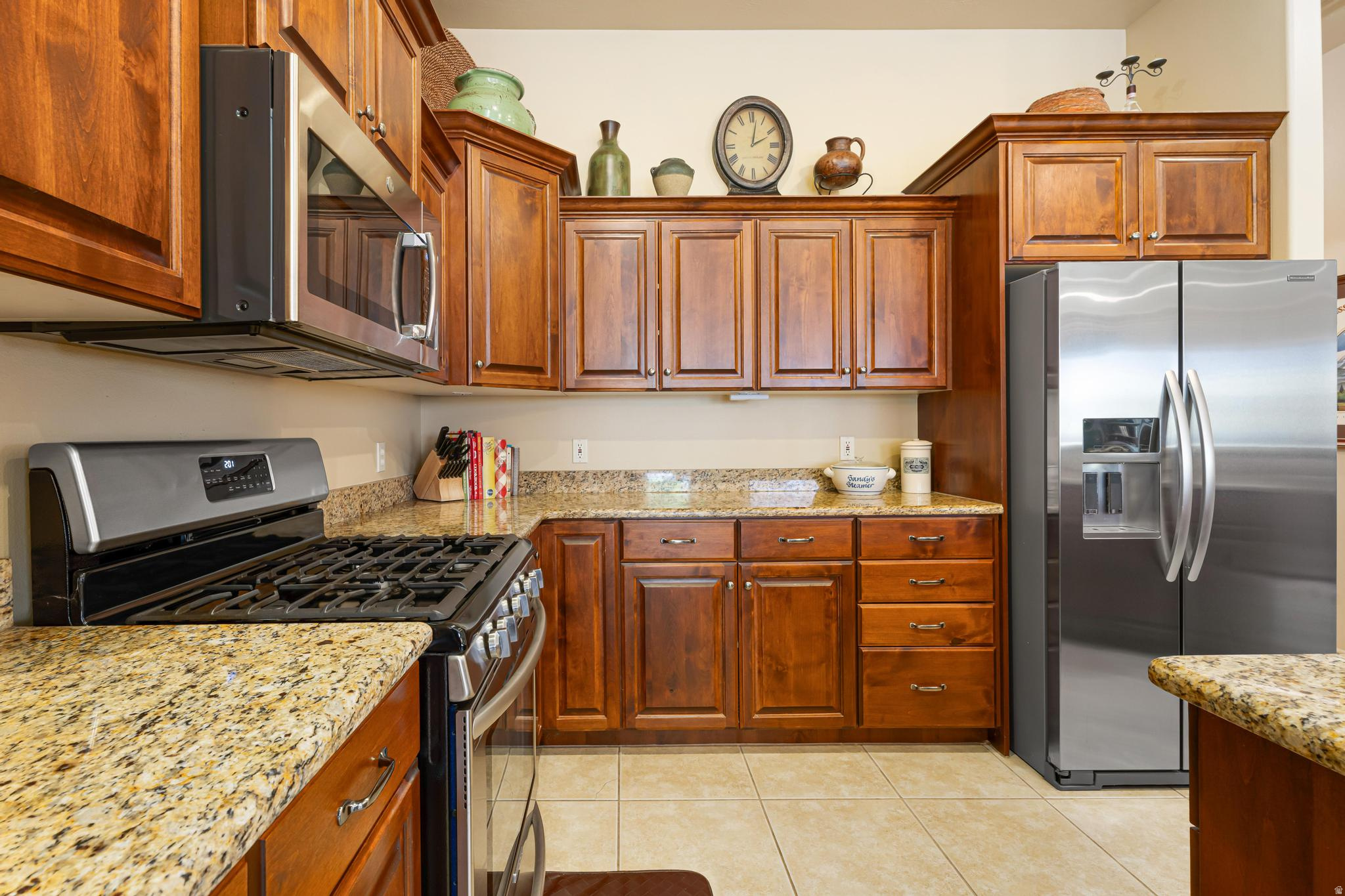 PRIMROSE POINTE 1 - Residential