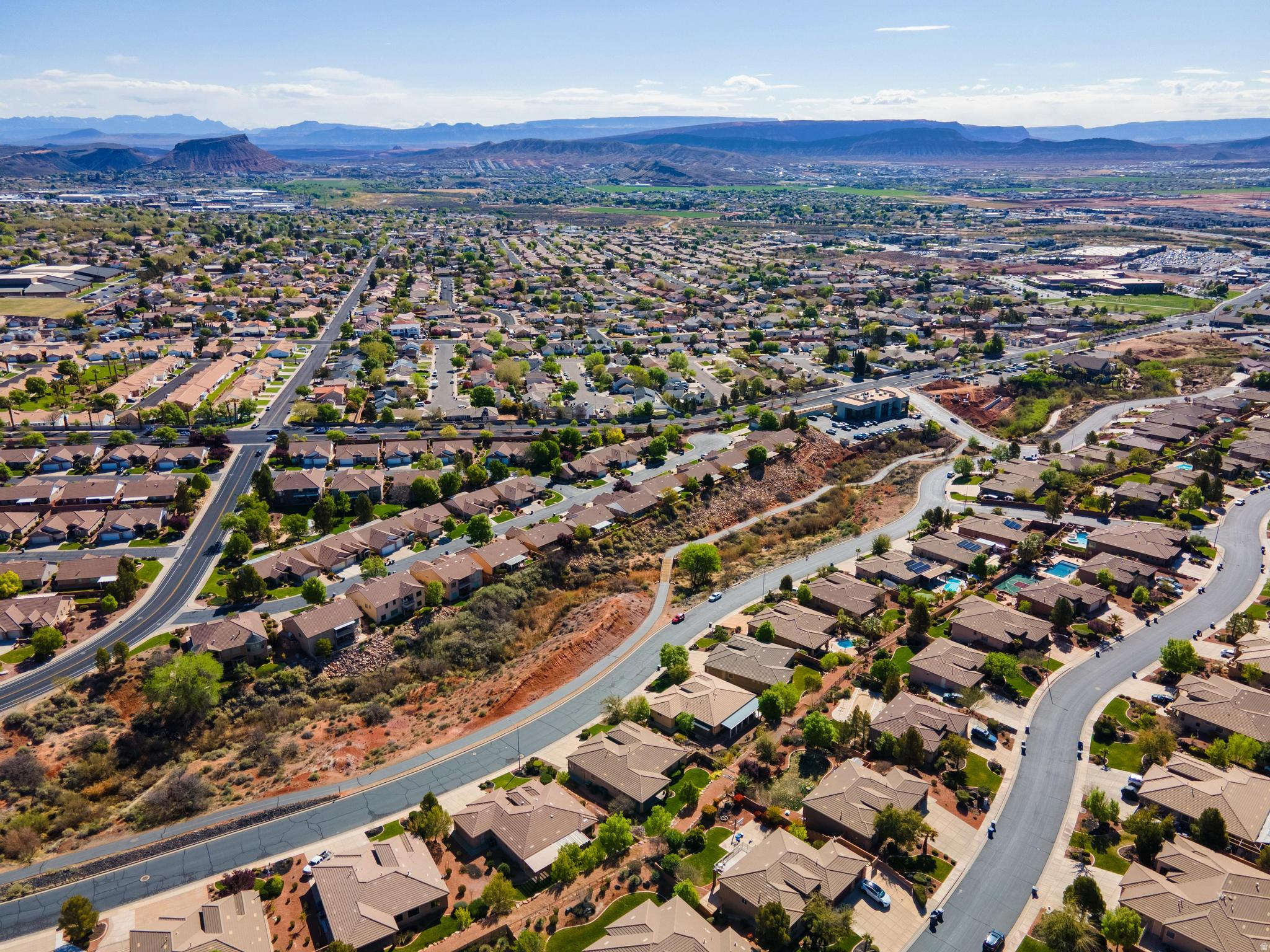 PRIMROSE POINTE 1 - Residential