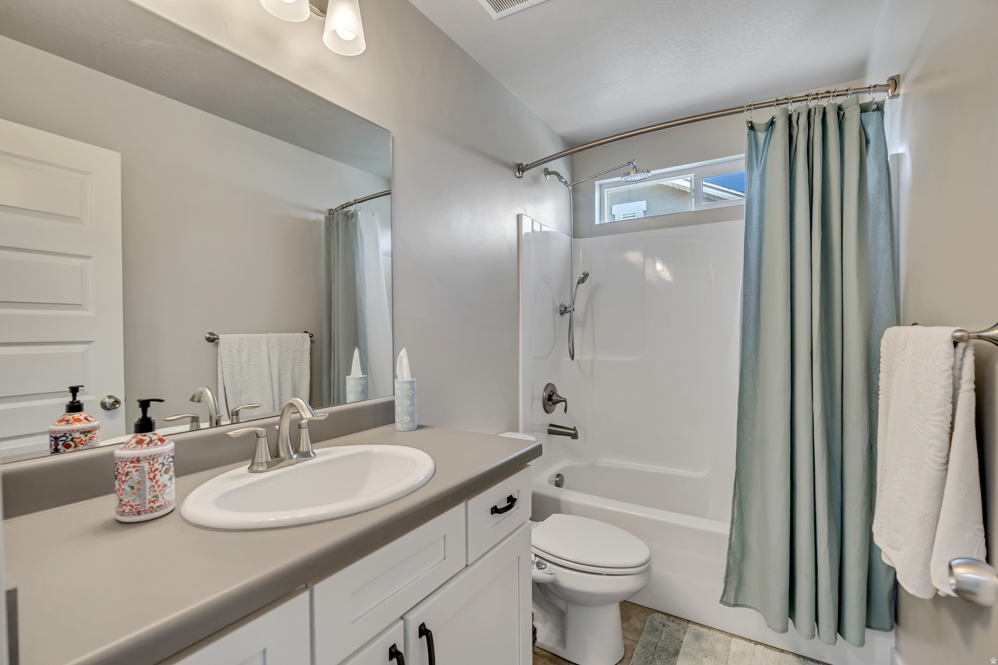 SKY RIDGE TOWNHOMES - Residential
