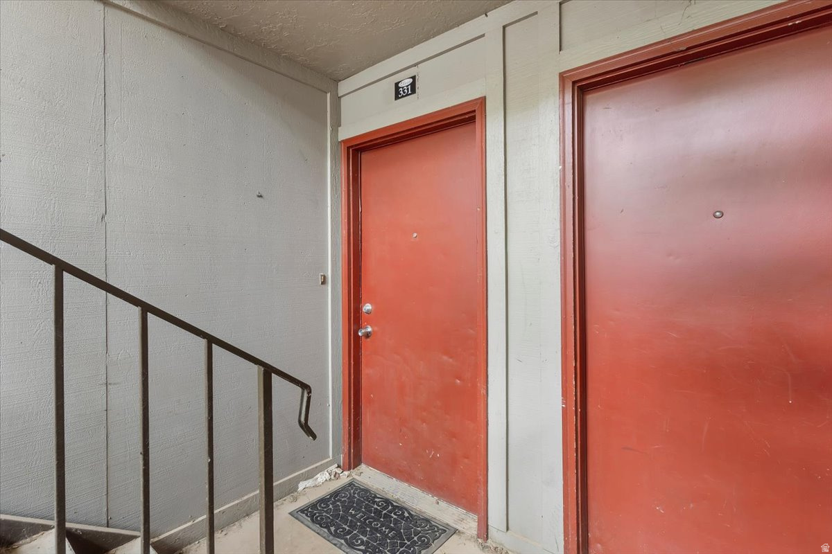 THE POINT AT NORTHRIDGE - Residential