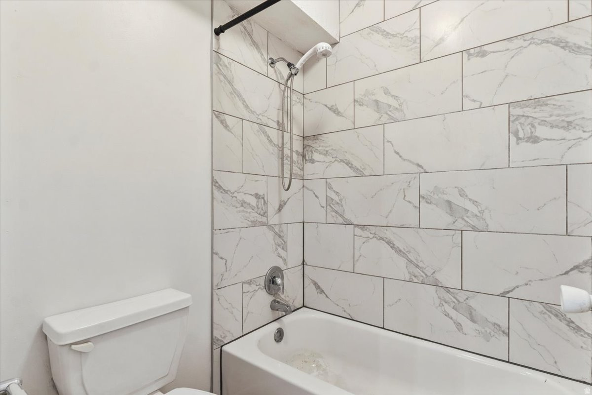 THE POINT AT NORTHRIDGE - Residential