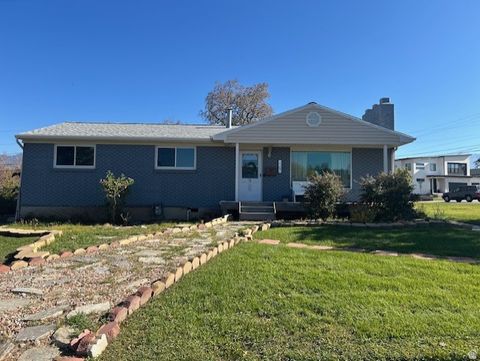 Photo of 5597 S HILLSIDE DR, Murray, UT 84107 (MLS # 2108226)
