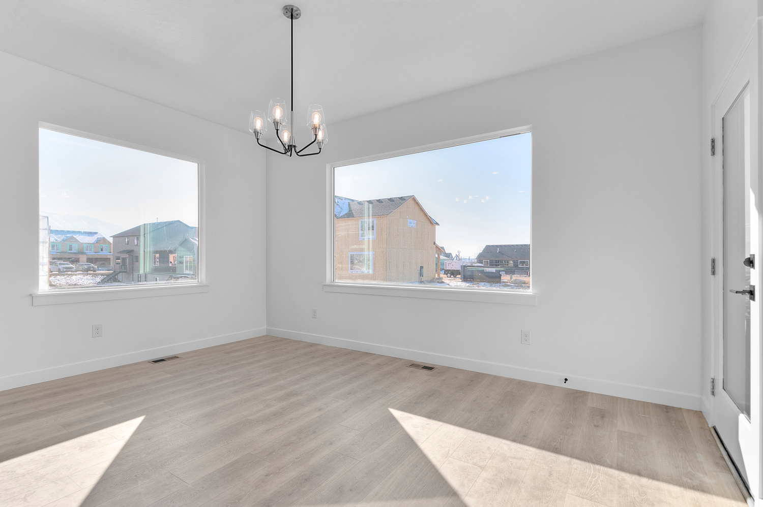 MOUNTAINSIDE ESTATES - Residential