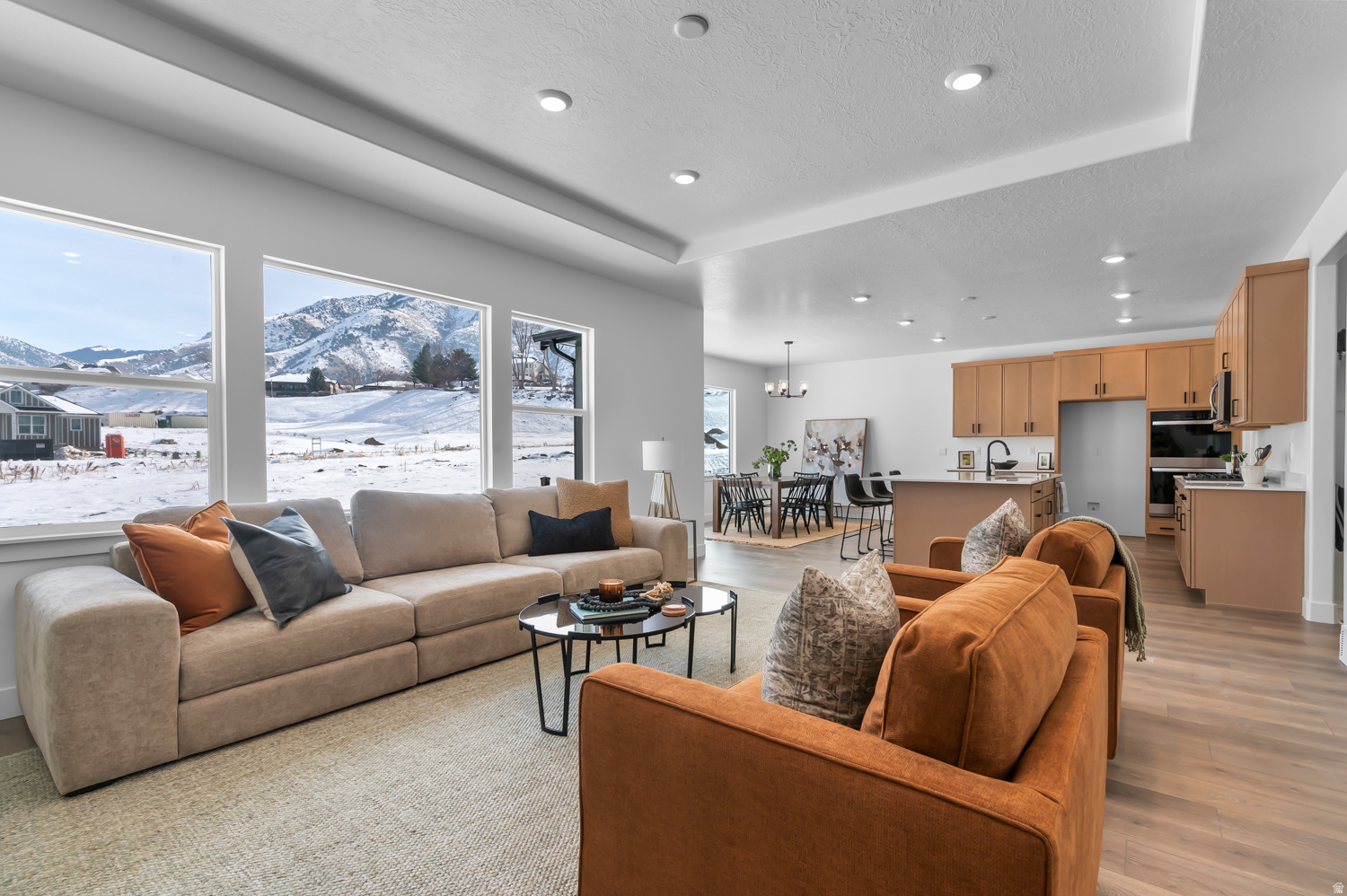 MOUNTAINSIDE ESTATES - Residential