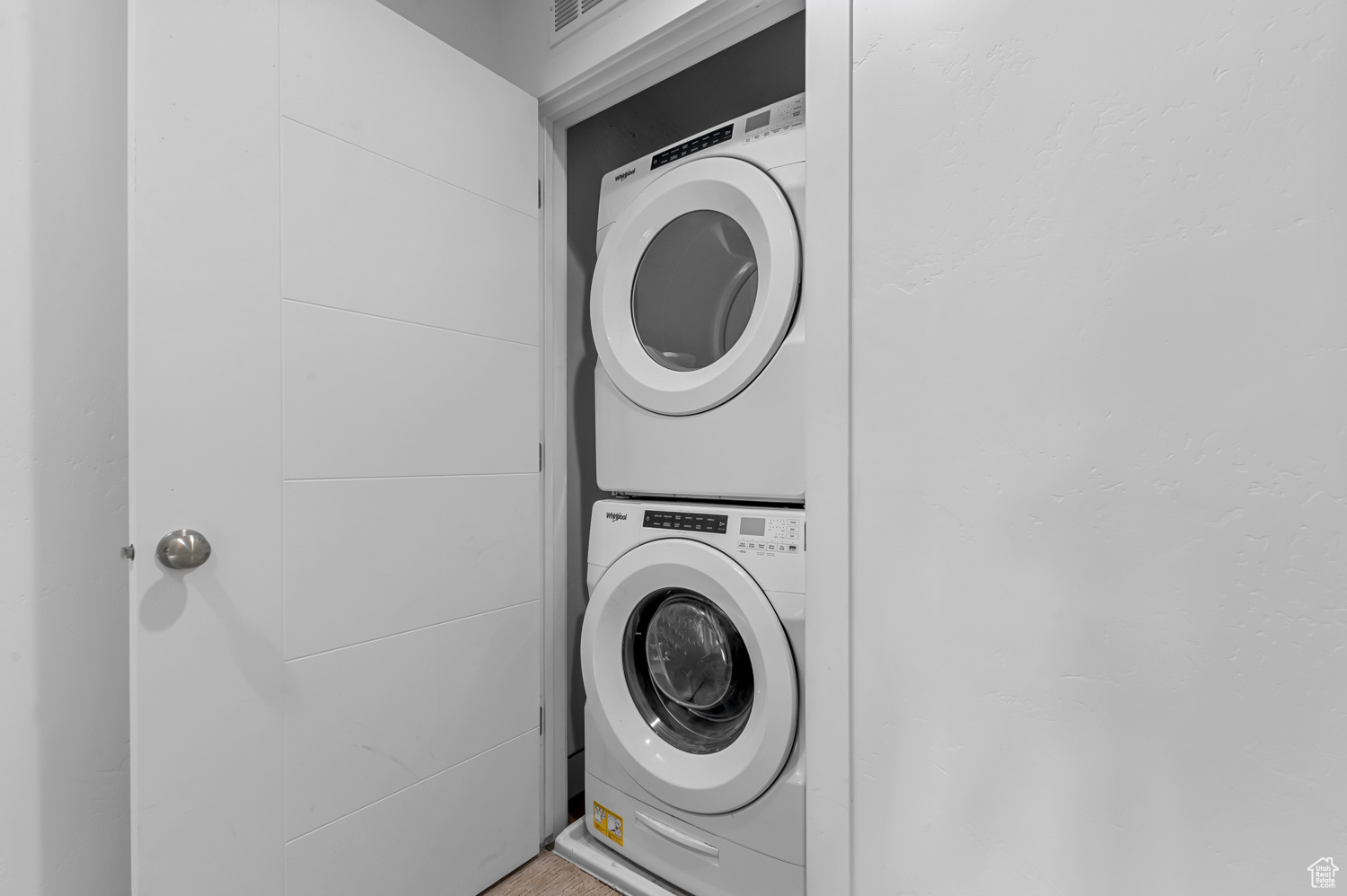 MODA ON MAIN - Residential