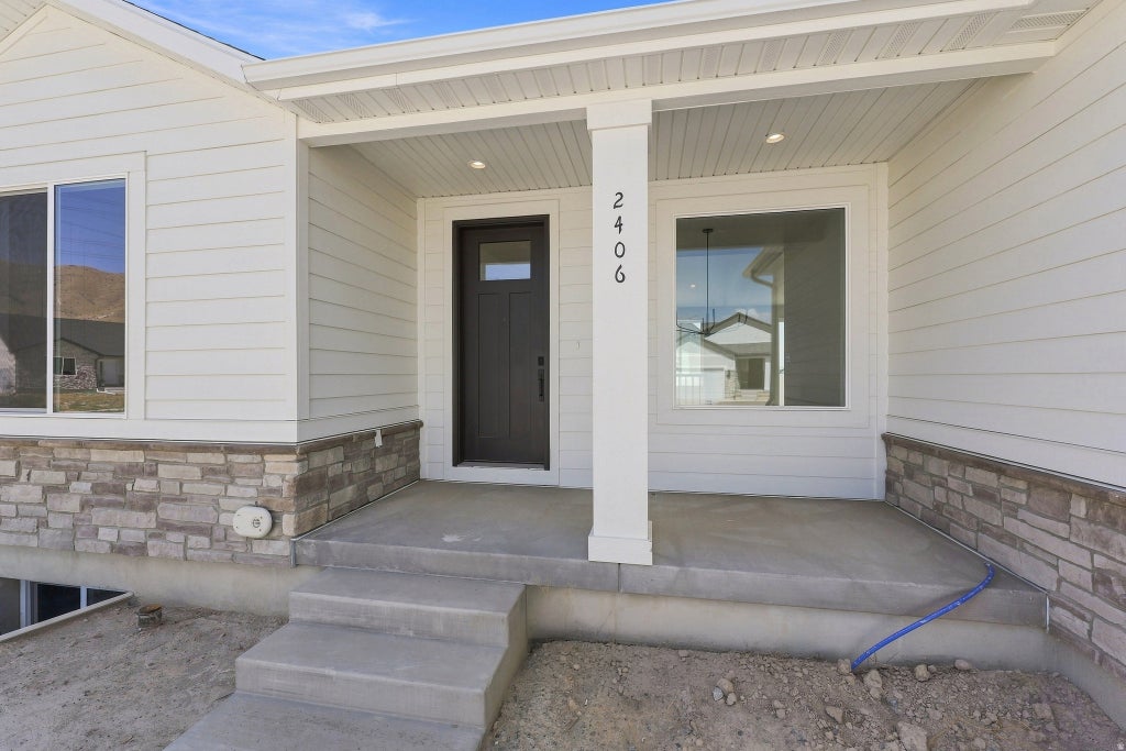 Photo of 2406 E MORNING GLORY WAY #428, Eagle Mountain, UT 84005 (MLS # 2183763)