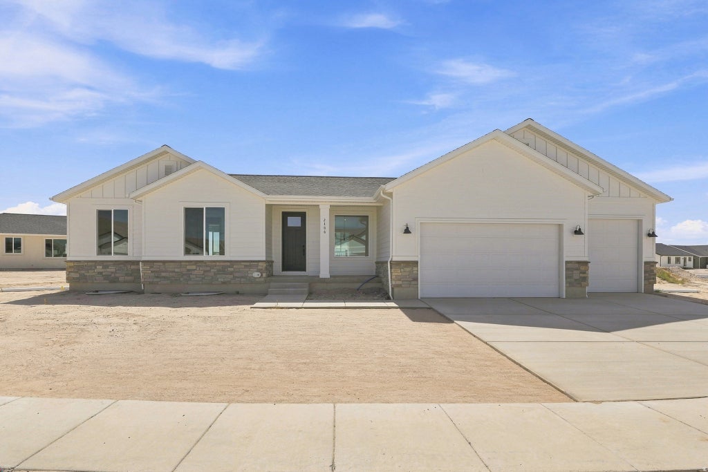 Photo of 2406 E MORNING GLORY WAY #428, Eagle Mountain, UT 84005 (MLS # 2183763)