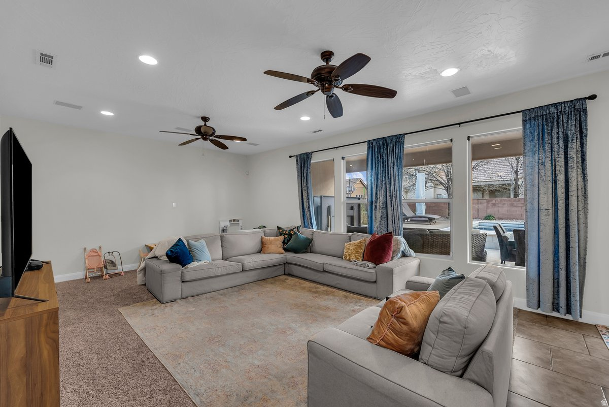 WOODHAVEN ESTATES - Residential