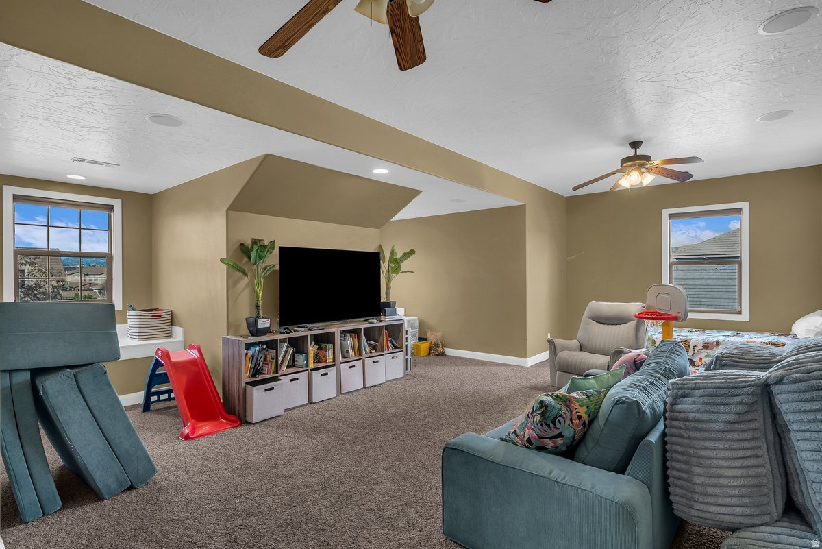 WOODHAVEN ESTATES - Residential