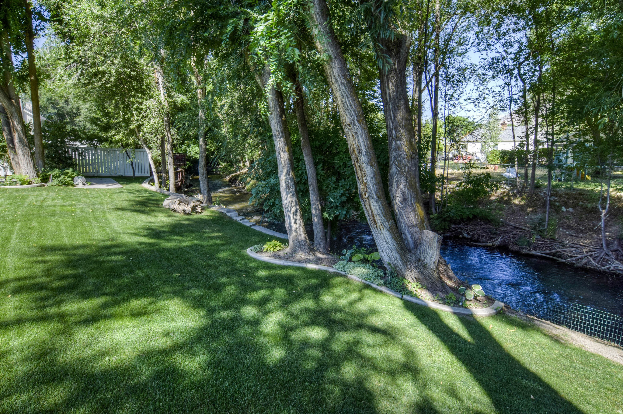 COUNTRY SPRINGS - Residential