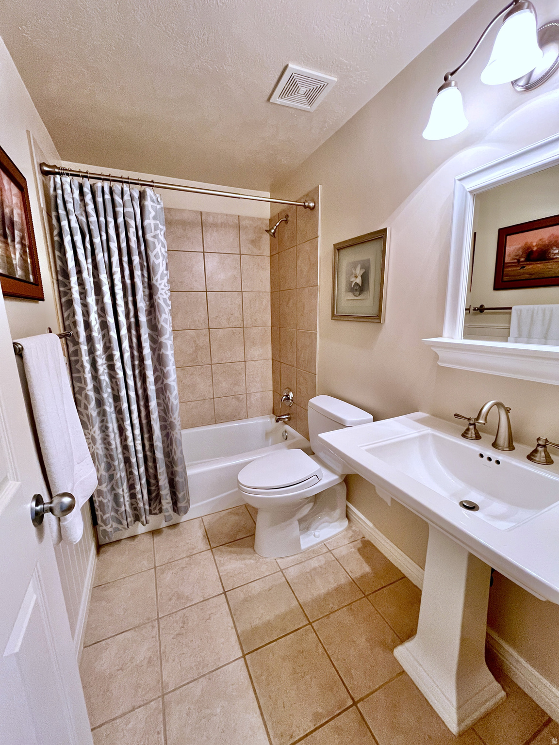 QUAIL HOLLOW - Residential
