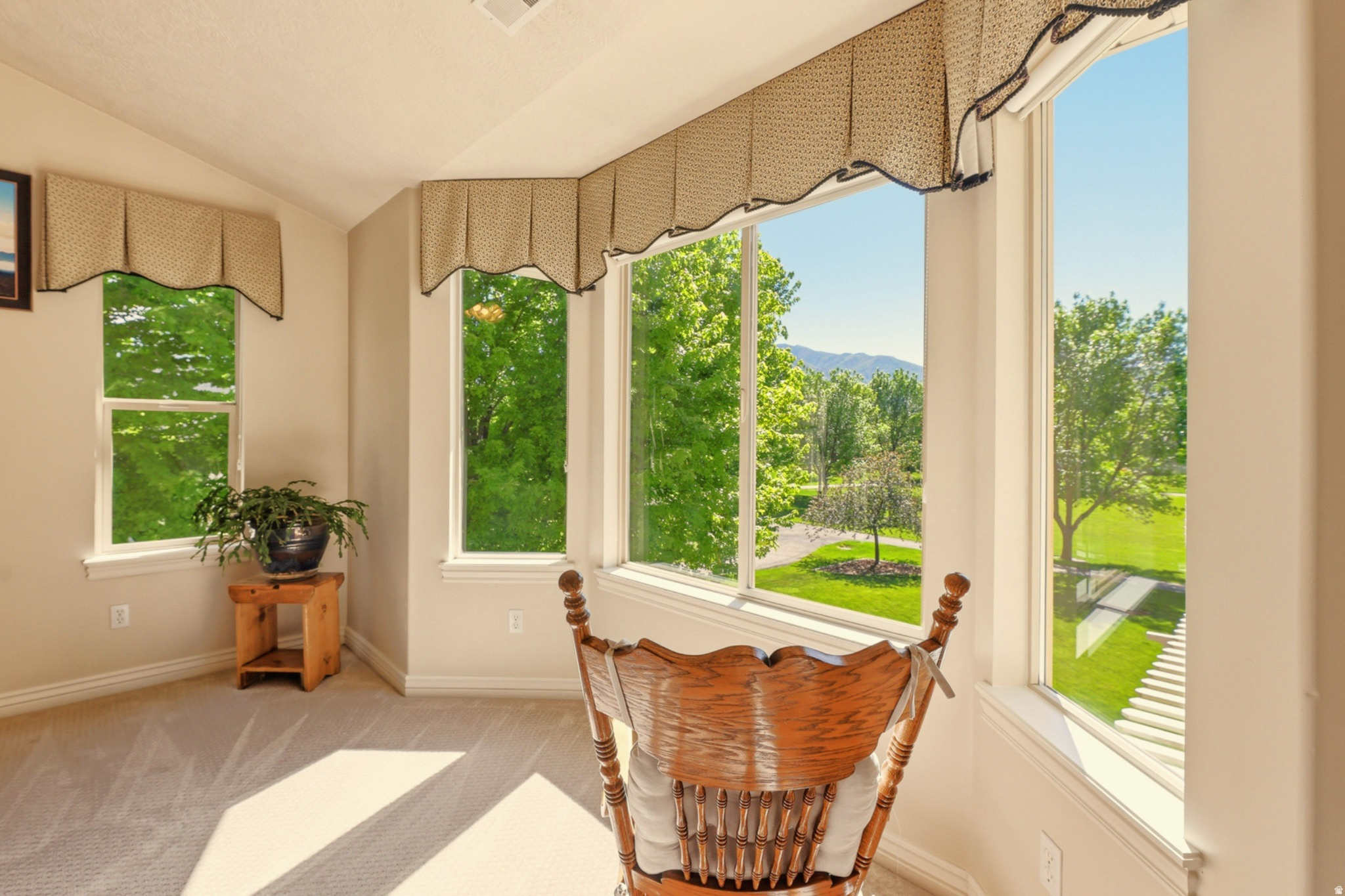 QUAIL HOLLOW - Residential