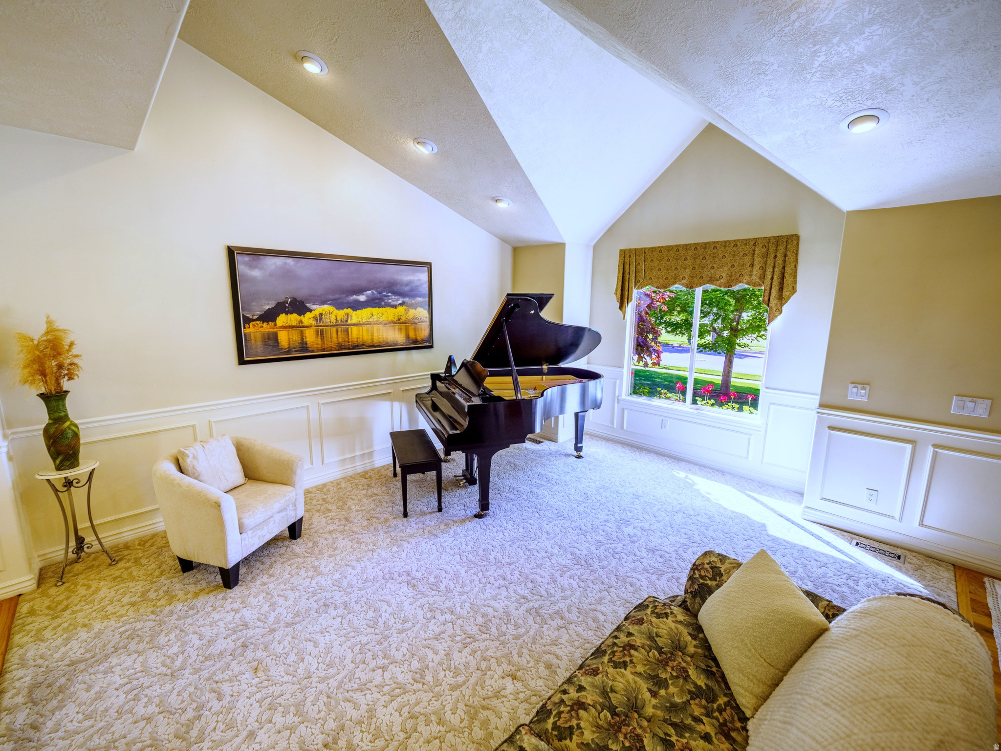 QUAIL HOLLOW - Residential