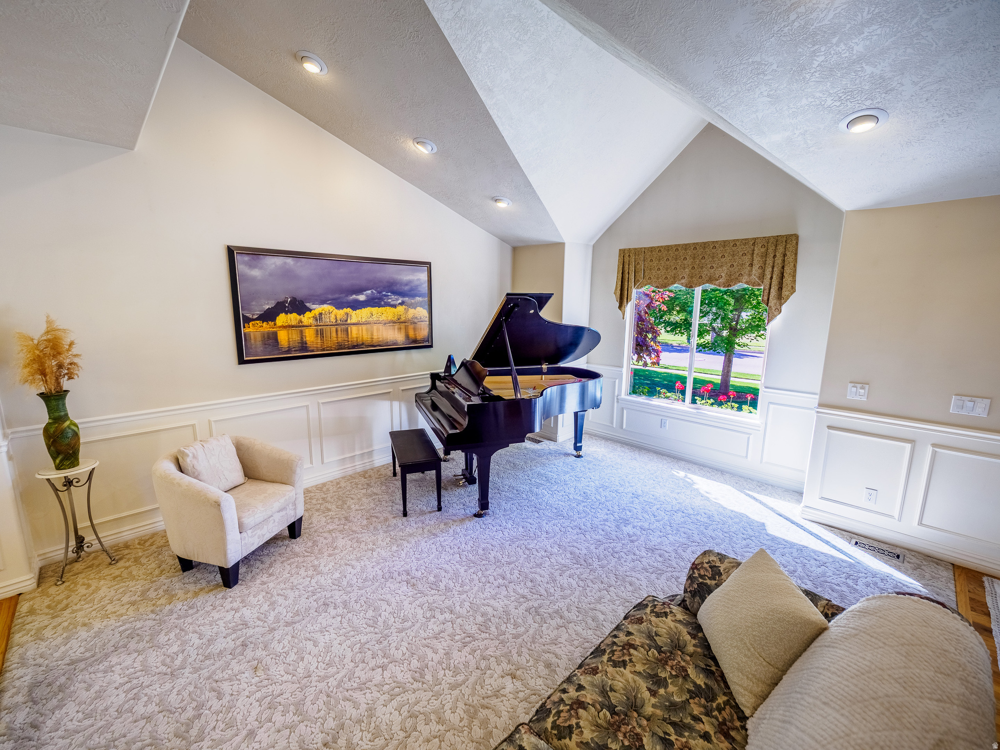 QUAIL HOLLOW - Residential