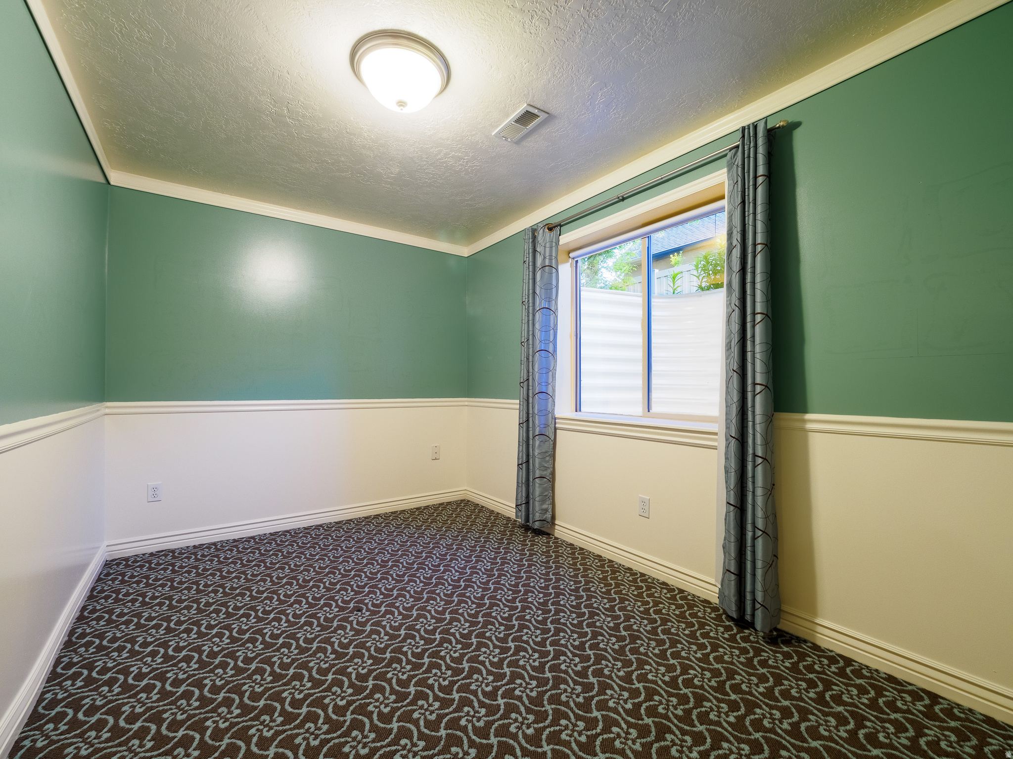 QUAIL HOLLOW - Residential