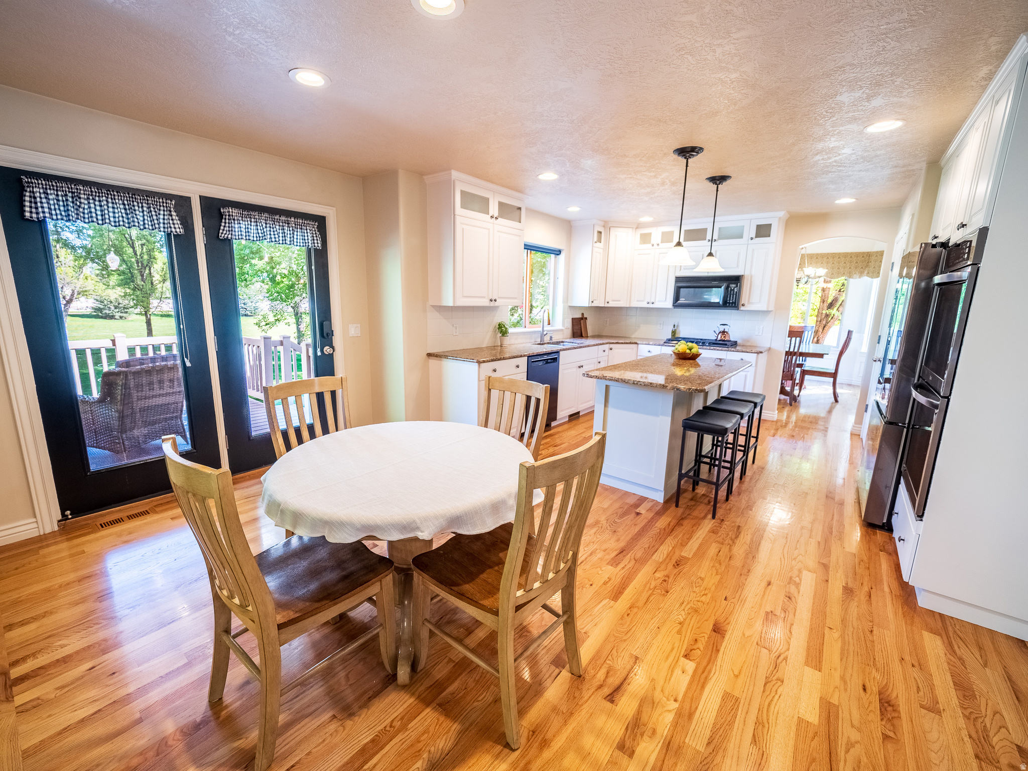 QUAIL HOLLOW - Residential