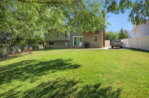 Tiny photo for 522 S COUNTRY CREEK DR, Layton, UT 84041 (MLS # 2166873)