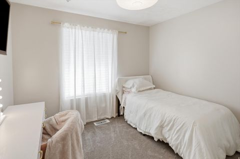 Tiny photo for 522 S COUNTRY CREEK DR, Layton, UT 84041 (MLS # 2166873)