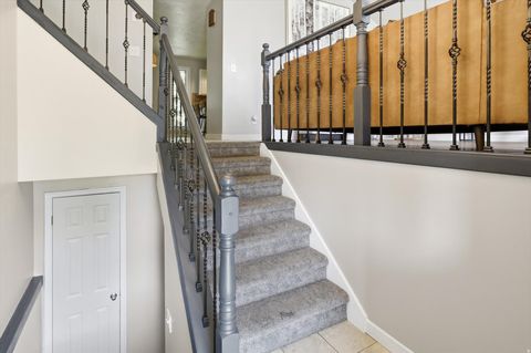 Tiny photo for 522 S COUNTRY CREEK DR, Layton, UT 84041 (MLS # 2166873)