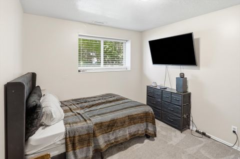 Tiny photo for 522 S COUNTRY CREEK DR, Layton, UT 84041 (MLS # 2166873)
