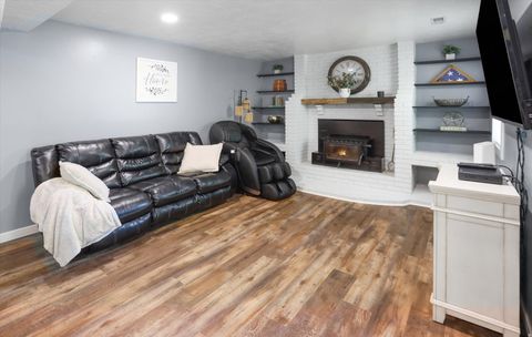 Tiny photo for 522 S COUNTRY CREEK DR, Layton, UT 84041 (MLS # 2166873)