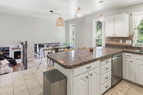 Tiny photo for 522 S COUNTRY CREEK DR, Layton, UT 84041 (MLS # 2166873)