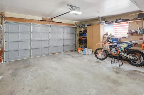 Tiny photo for 522 S COUNTRY CREEK DR, Layton, UT 84041 (MLS # 2166873)