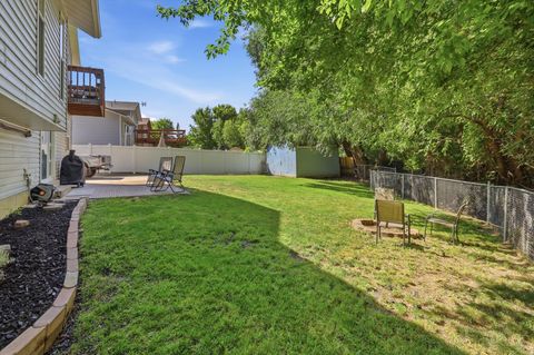 Tiny photo for 522 S COUNTRY CREEK DR, Layton, UT 84041 (MLS # 2166873)
