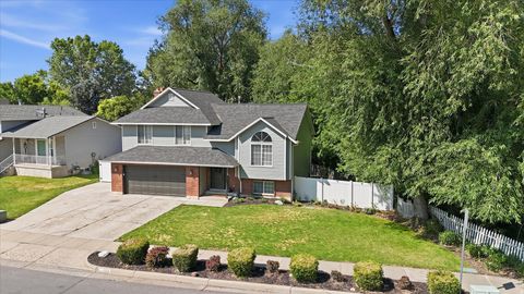 Tiny photo for 522 S COUNTRY CREEK DR, Layton, UT 84041 (MLS # 2166873)