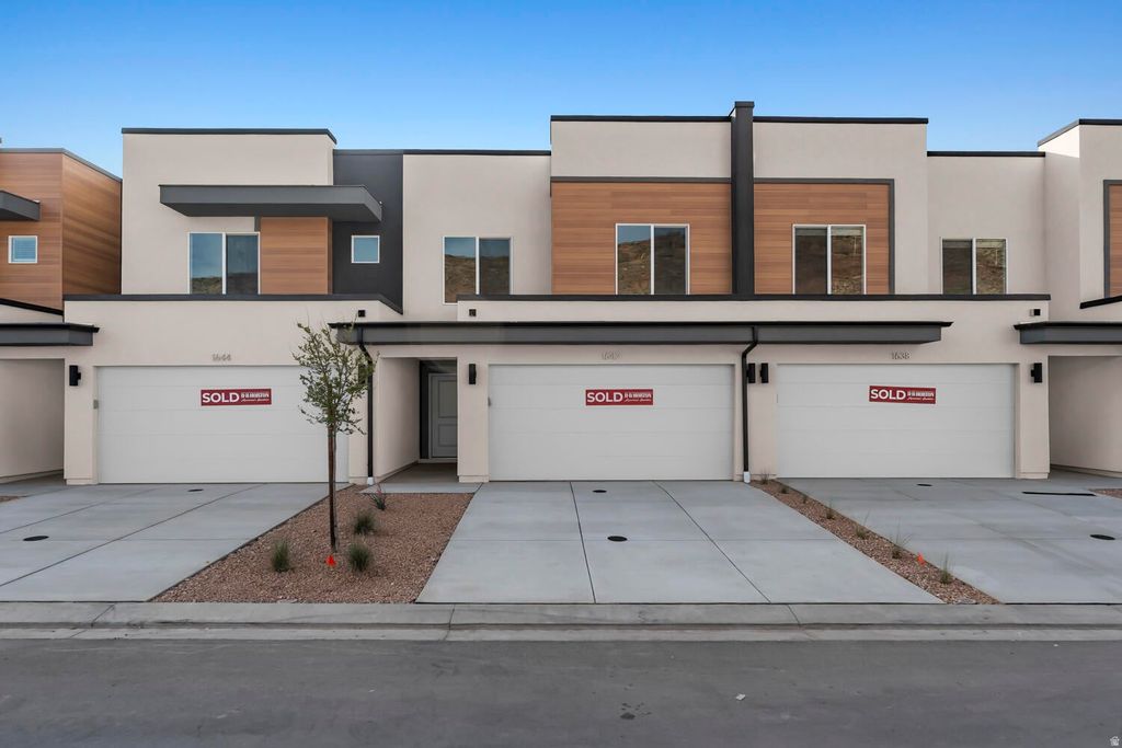 Photo of 1704 S FORBIDDING WAY #2285, Washington, UT 84780 (MLS # 2120736)