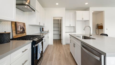 Tiny photo for 21 S CRIMSON WAY #310, Mapleton, UT 84664 (MLS # 2109738)